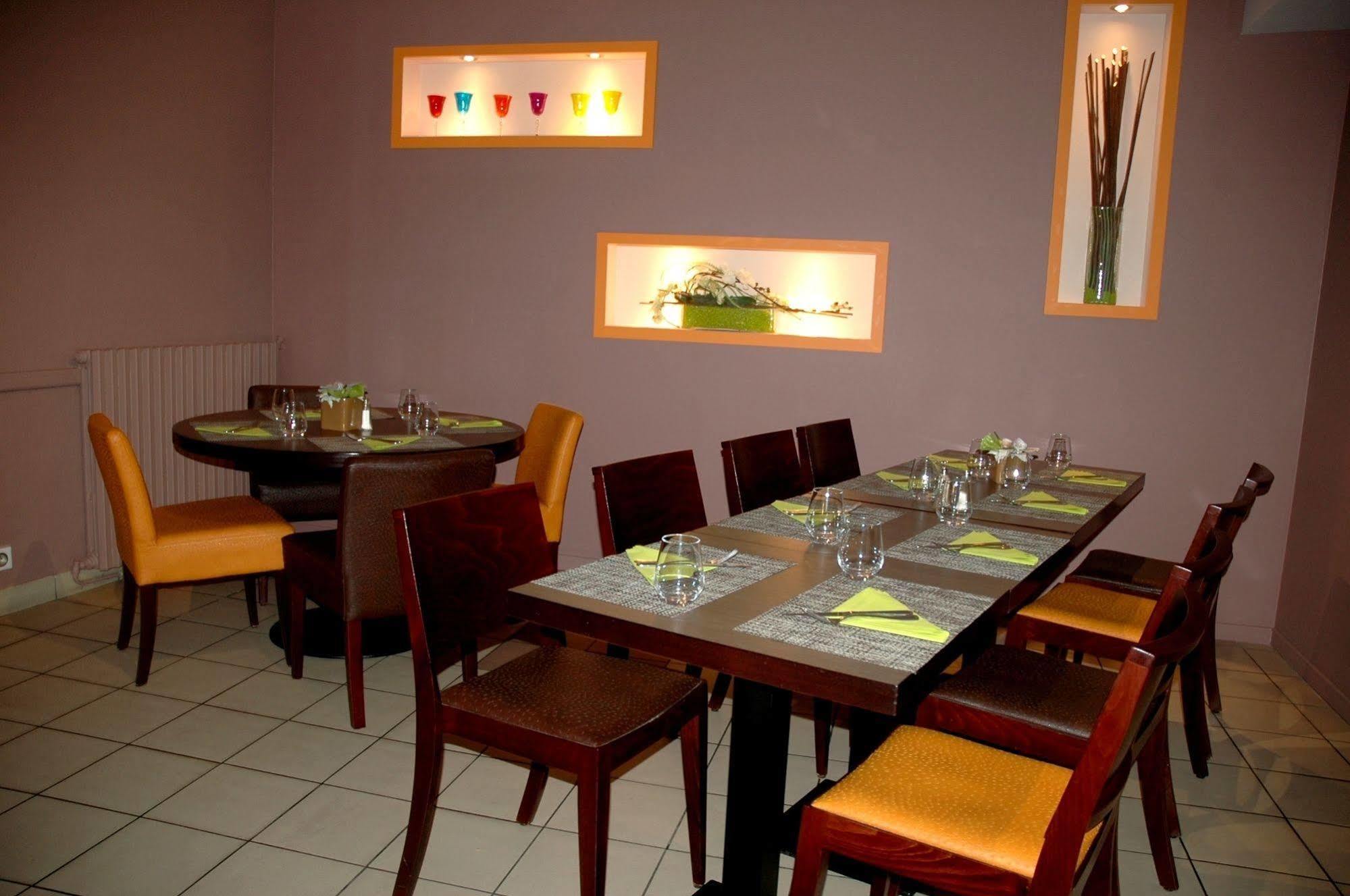 Logis Hotel Le Chene Vert 사브네 외부 사진